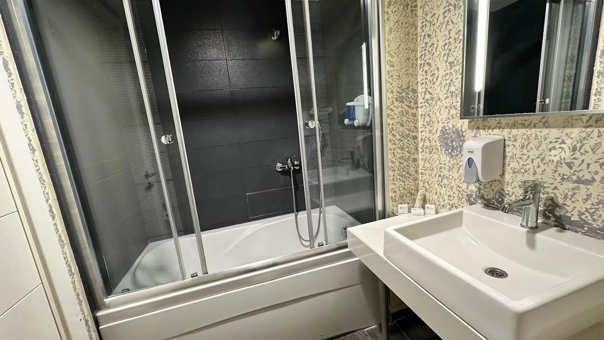 ***  Tempo Hotel Caglayan Istanbul Turkey